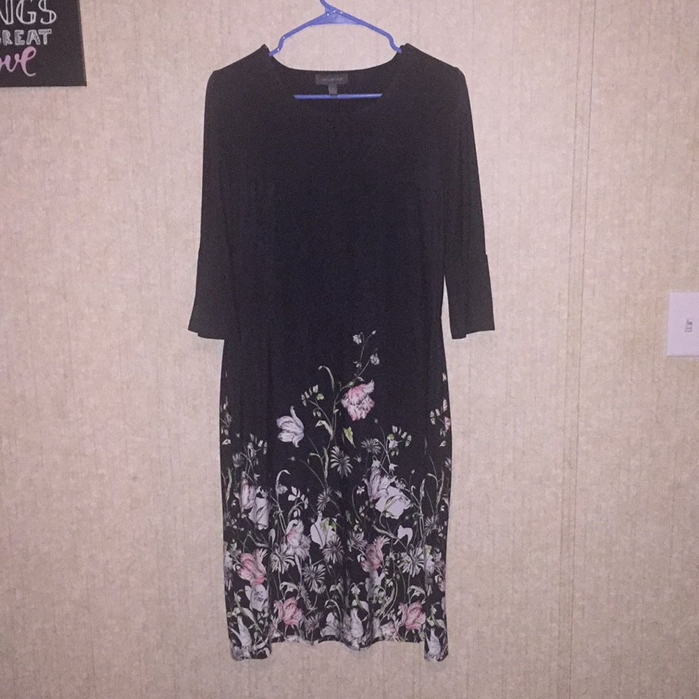 Midi Dress/ Brand name is:The Limited/Size: M